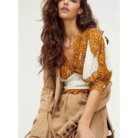 Free People Tops - Free People White Gold Lace Crop Top Sz Small Boho Women’s